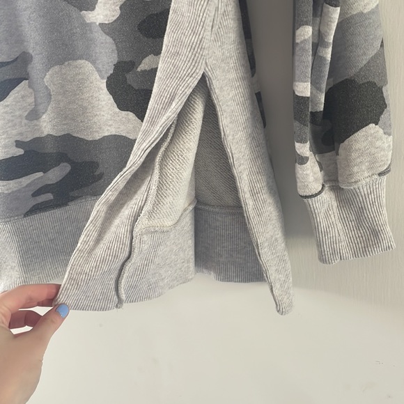 Aerie Oversized Sweatshirt - Picture 3 of 3